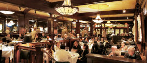 People dining in Abe & Louie's Boston